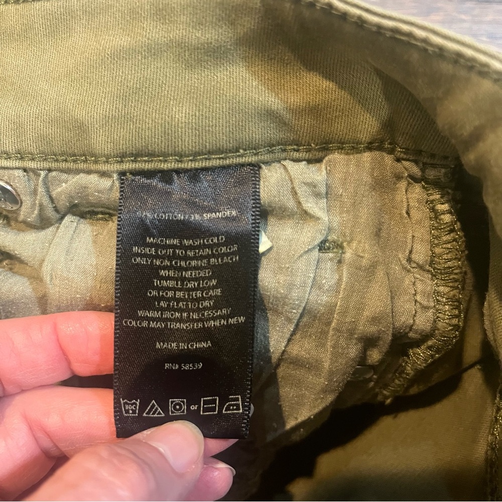 KUT from the Kloth Natalie‎ Bermuda Shorts Olive Green – Size 8 - Picture 9 of 12